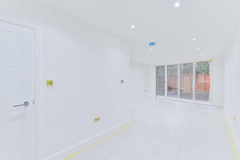 undefined, 3 Kingswood Way, South Croydon CR2
