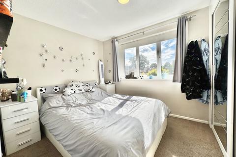 undefined, Isis Way, Sandhurst, Berkshire