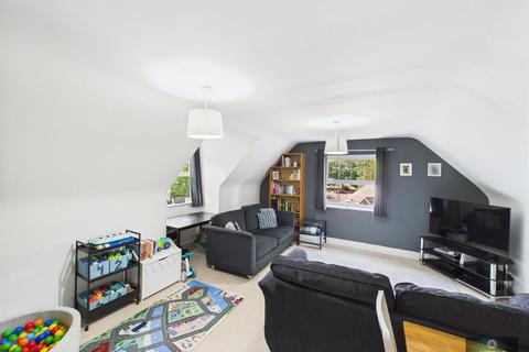 2 bedroom flat for sale, Worth Park Avenue, Crawley RH10