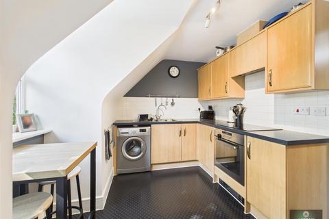 2 bedroom flat for sale, Worth Park Avenue, Crawley RH10