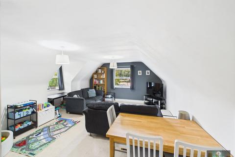2 bedroom flat for sale, Worth Park Avenue, Crawley RH10