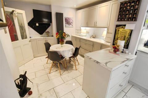 3 bedroom end of terrace house for sale, Avenue Road, Devon TQ2