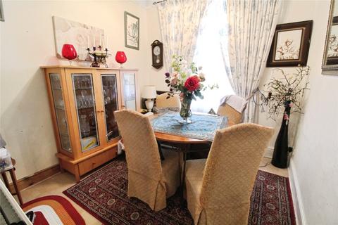 122 Avenue Road, Torquay, TQ2 5LQ