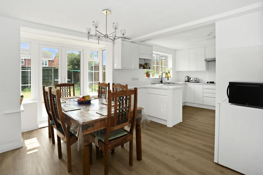 Kitchen/Dining Room