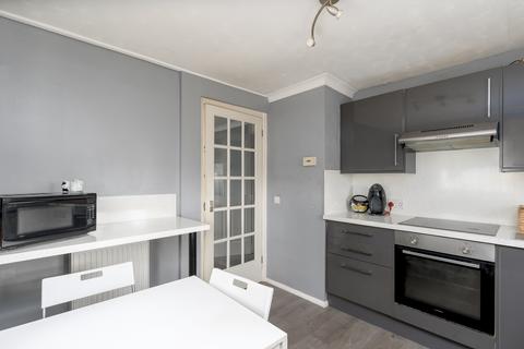 14/2 Robert Burns Drive, Edinburgh, EH16 6BL