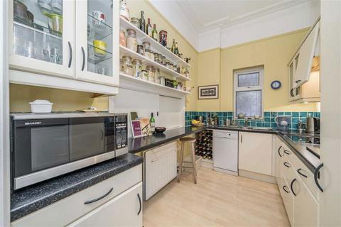 2 bedroom flat for sale, Walm Lane, London NW2