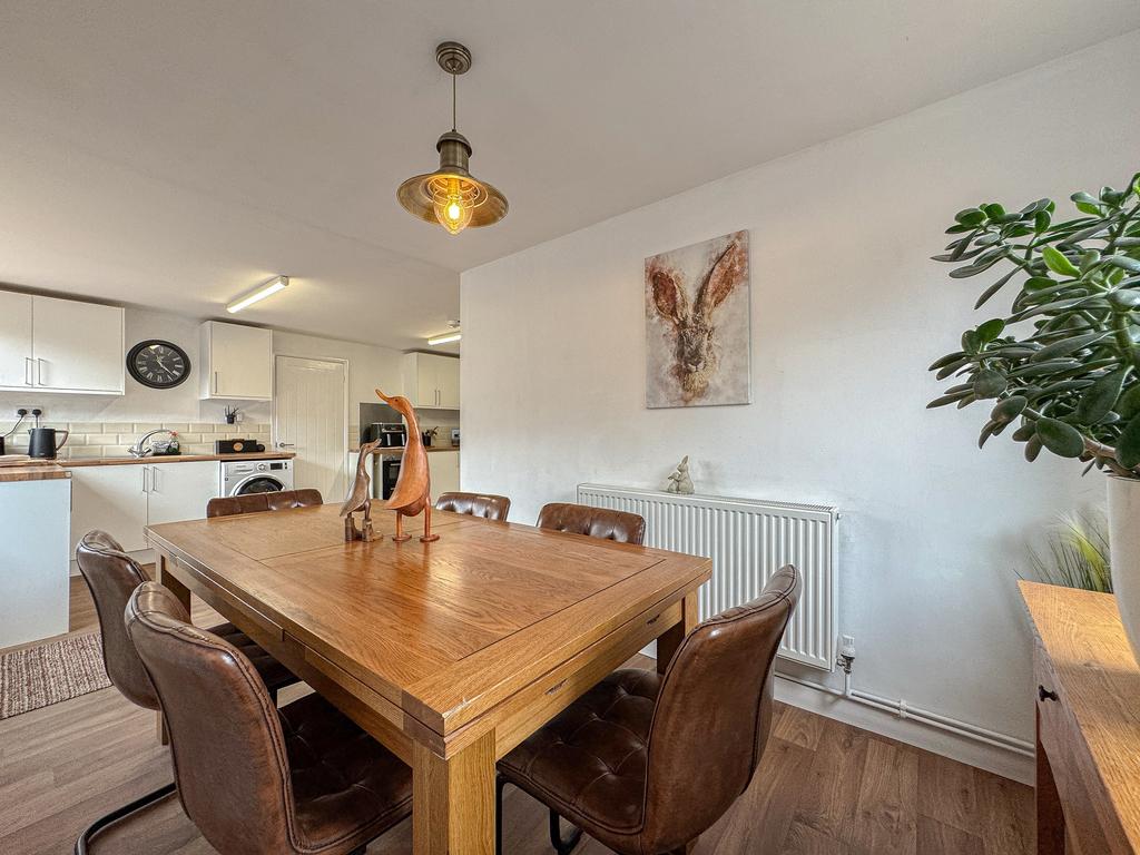 Dining Area (2)