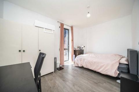 2 bedroom flat for sale, New Village Avenue, London E14