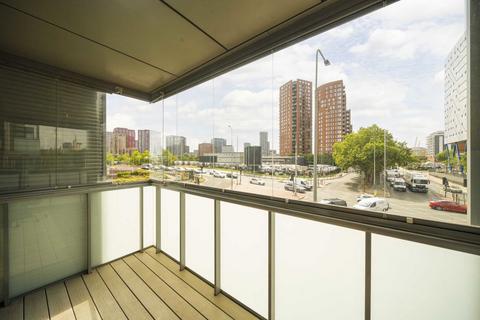 2 bedroom flat for sale, New Village Avenue, London E14
