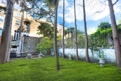 7 bedroom terraced house for sale, Loftus Road, Shepherds Bush, London, W12