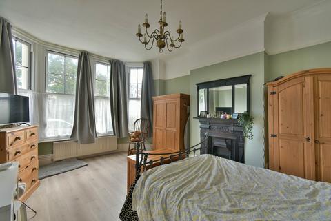 2 bedroom ground floor flat for sale, Wickham Avenue, Bexhill-on-Sea, TN39