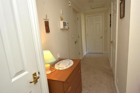 2 bedroom retirement property for sale, Mowbray Court, EXETER EX2