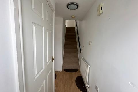 2 bedroom semi-detached house to rent, Jewsbury Way, Braunstone, LE3