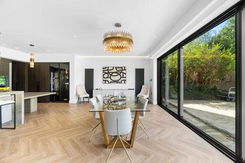 5 bedroom detached house for sale, Deacons Hill Road, Borehamwood