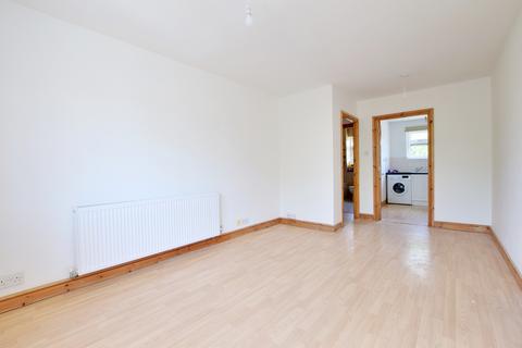 2 bedroom flat to rent, Redwood Close, Hillingdon, UB10
