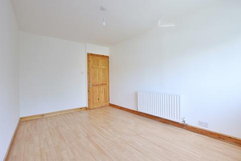 2 bedroom flat to rent, Redwood Close, Hillingdon, UB10