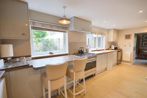 9 Brookside, Milborne Port, Sherborne, DT9 5RB