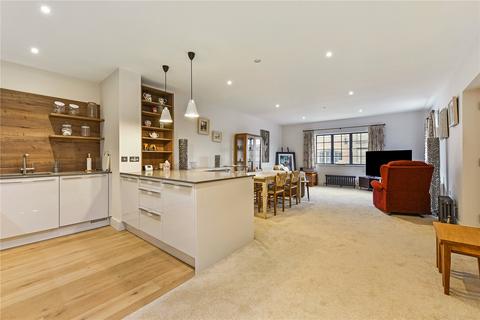 undefined, East Row, Chichester, West Sussex, PO19