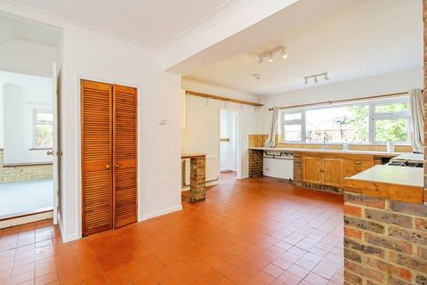 3 bedroom end of terrace house for sale, Adelaide Road, Chichester PO19