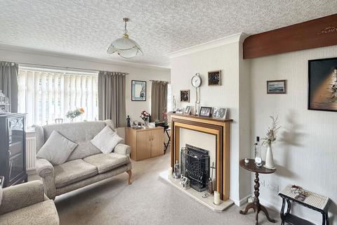 2 bedroom detached bungalow for sale, Mosedale Grove, Beechwood, Runcorn
