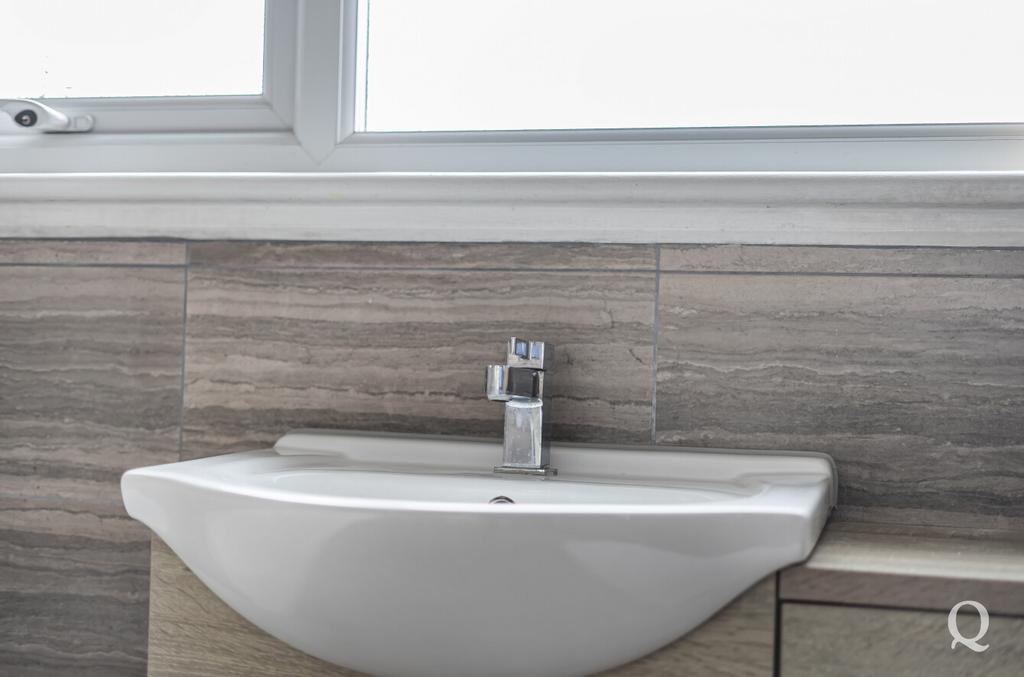 16a90acf-d4b0-4e6...