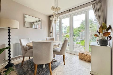 34 Canberra Road, Bramhall, Stockport, SK7 1LG