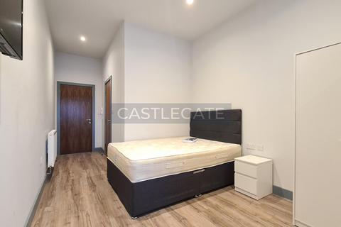 Studio to rent, Renaissance Works, New Street, Huddersfield, HD1 2AS