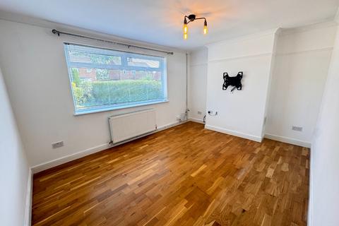 2 bedroom semi-detached house to rent, Hornsby Close, Luton, Bedfordshire, LU2 9HP