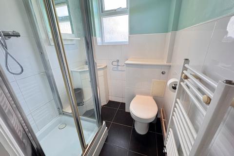 2 bedroom semi-detached house to rent, Hornsby Close, Luton, Bedfordshire, LU2 9HP