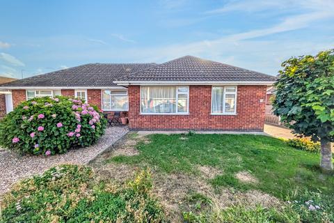 2 bedroom bungalow for sale, Kingsthorpe Crescent, Skegness, PE25