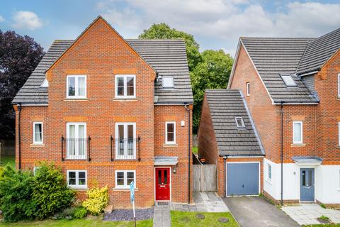 undefined, Halton Road, Kenley, CR8