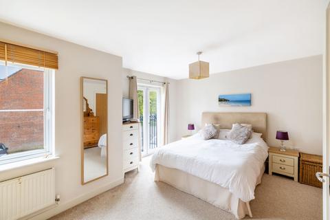 11 Halton Road, Kenley, CR8 5GN