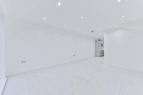 3 bedroom house for sale, 3 Kingswood Way, South Croydon CR2