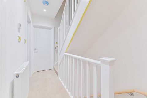 3 bedroom house for sale, 3 Kingswood Way, South Croydon CR2