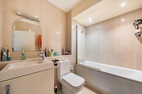 2 bedroom apartment for sale, Myrtleside Close, Northwood