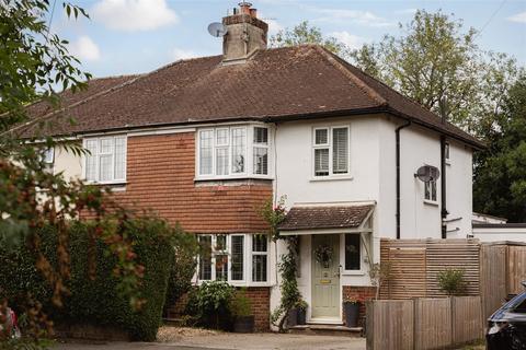 6 Tynedale Road, Strood Green, Betchworth, RH3 7HX