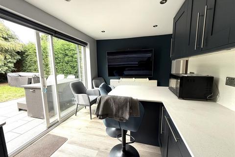 4 bedroom end of terrace house for sale, Millington Street, Rugeley