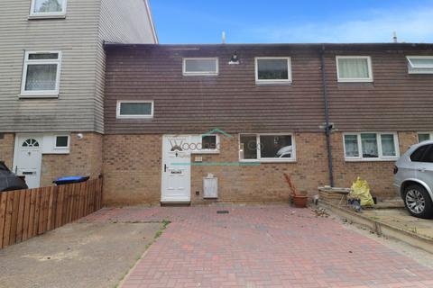 3 bedroom terraced house to rent, Great Gull Crescent, Northampton, NN3 5AZ