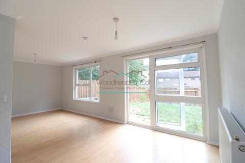 3 bedroom terraced house to rent, Great Gull Crescent, Northampton, NN3 5AZ
