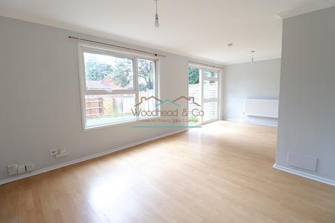 3 bedroom terraced house to rent, Great Gull Crescent, Northampton, NN3 5AZ