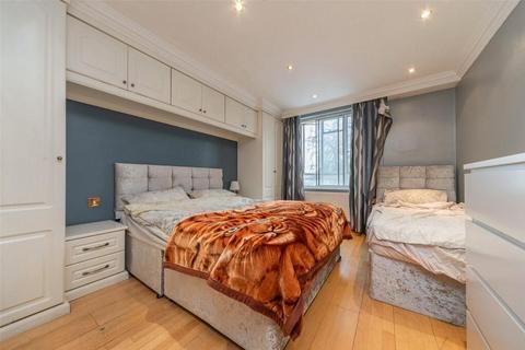 3 bedroom apartment for sale, Hyde Park Place, London W2
