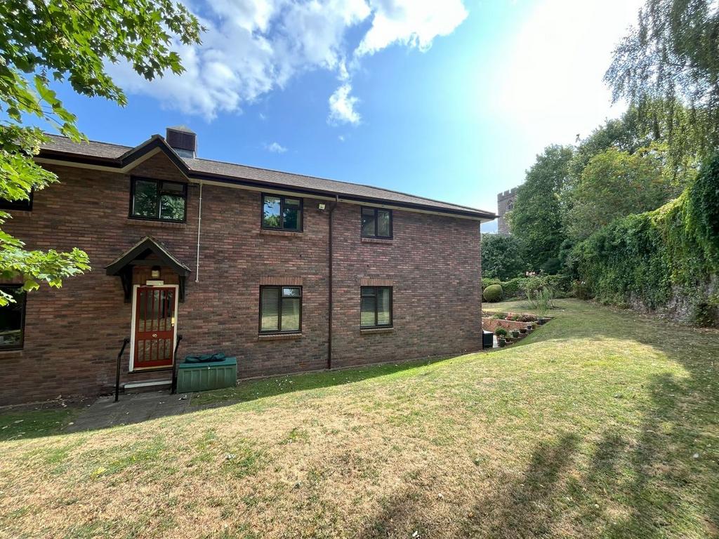 Detached house exterior