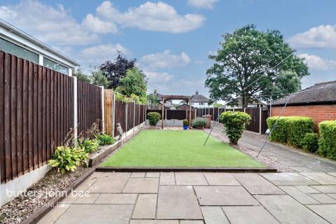 3 bedroom semi-detached house to rent, Ford Green Road, Stoke-on-trent