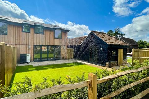 Tilburstow Hill Road, Godstone RH9