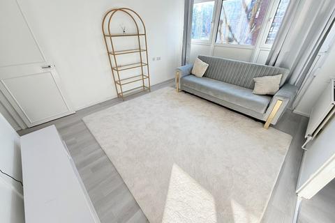 1 bedroom apartment to rent, Kimbel House, Holloway