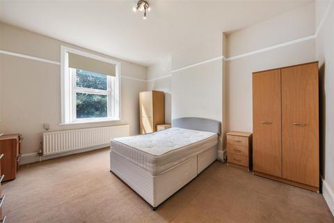 2 bedroom flat to rent, St Pauls Avenue, Willesden Green, NW2