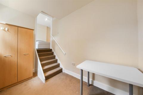 2 bedroom flat to rent, St Pauls Avenue, Willesden Green, NW2
