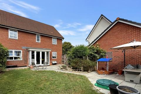 4 bedroom detached house for sale, Gilhespy Way, Westbury