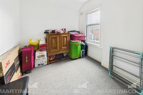 3 bedroom end of terrace house for sale, Chequer Road , Doncaster
