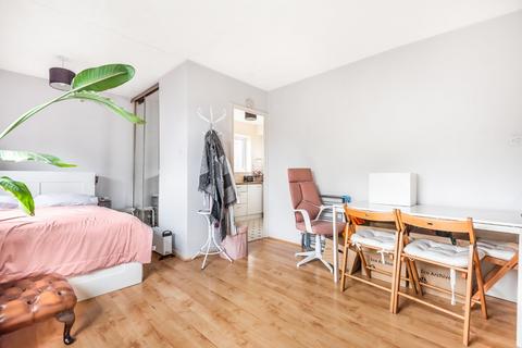 undefined, Gresham Way, Wimbledon Park, London, SW19